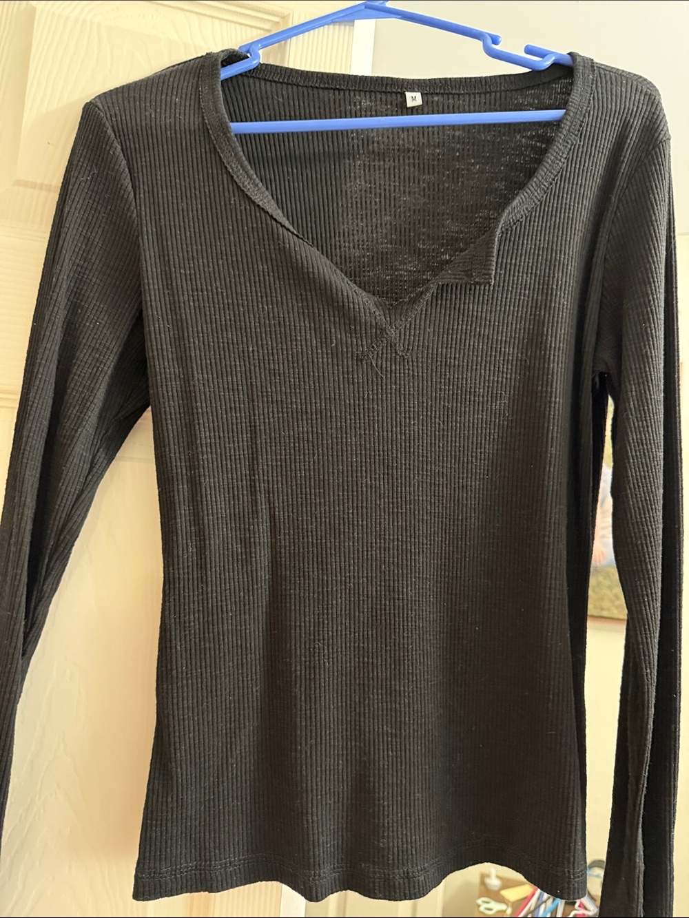 Black Ribbed Long-Sleeve V-Neck Top - Unbranded